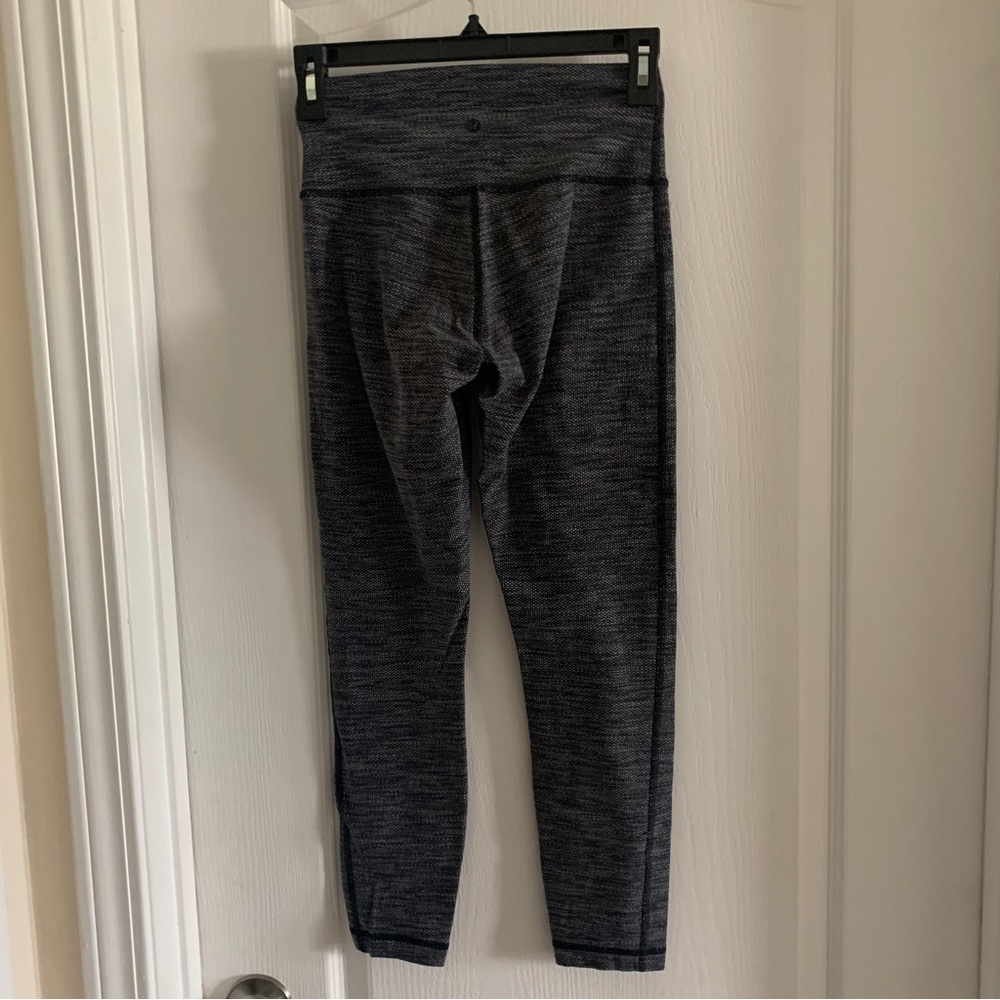 Women’s 4 LULULEMON Heathered Navy Blue White Coco Pique High Rise 7/8 Leggings‎ - Picture 6 of 6